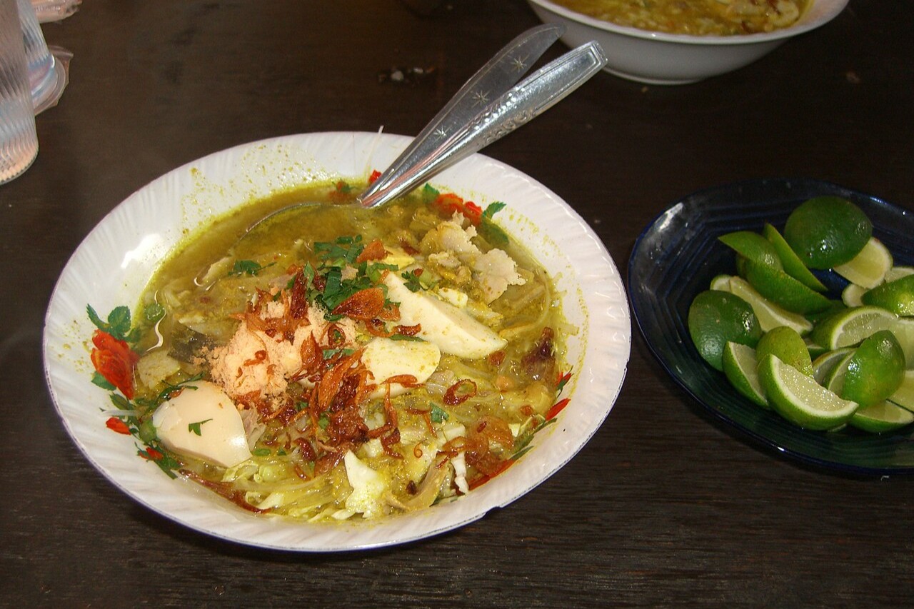 Contoh penampilan Soto Ambengan.