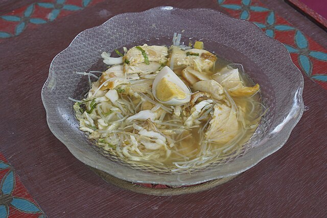 Contoh penampilan Soto Madura.