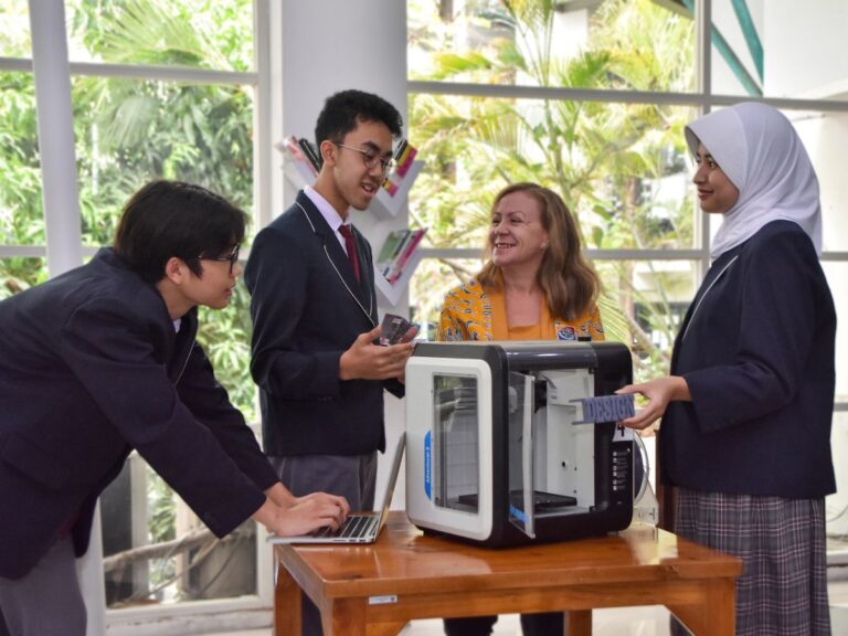 Yuk kenalan dengan Sekolah Victory Plus dan cari tau kenapa sekolah ini layak menjadi Sekolah IB terbaik di Indonesia!