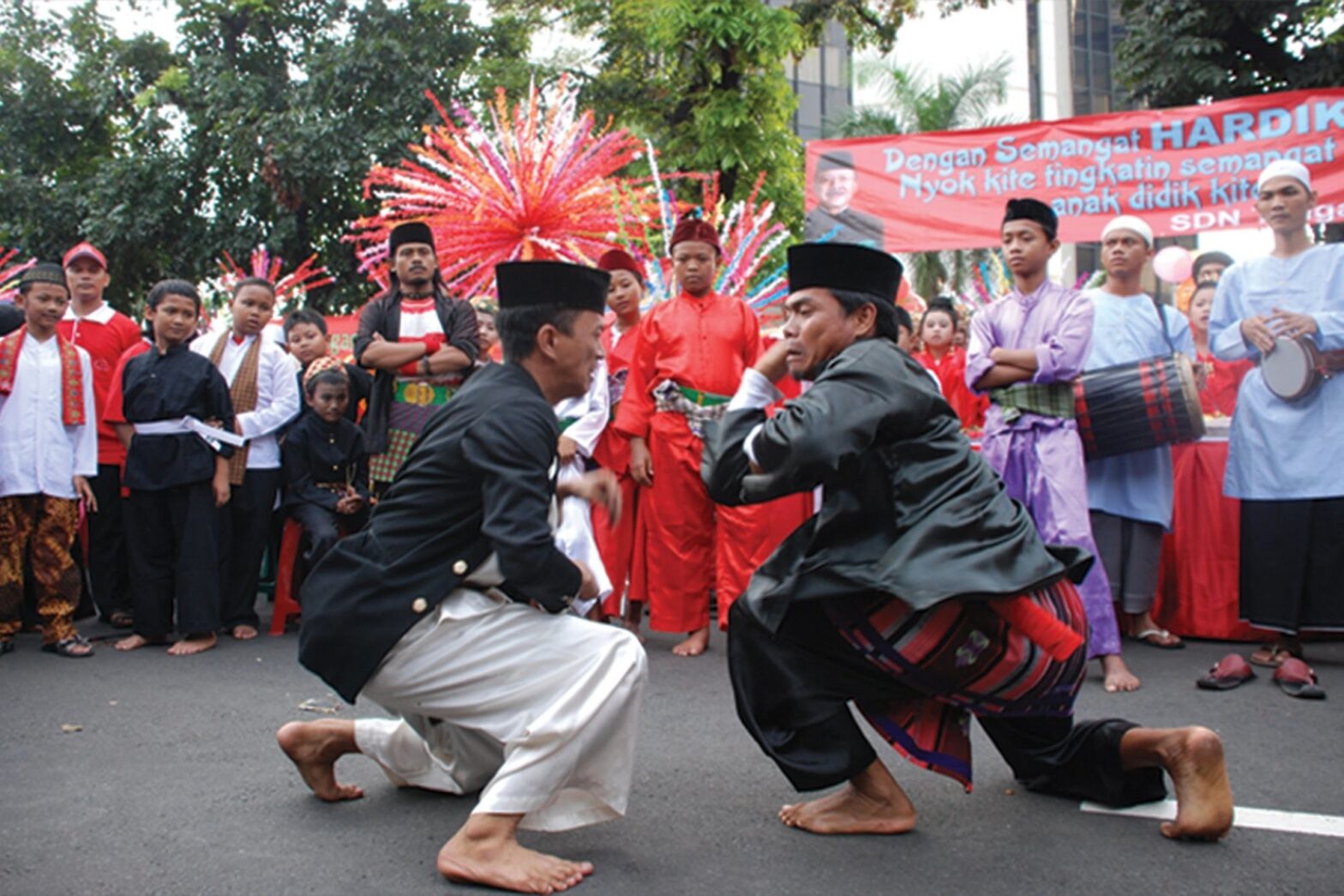 Rebut Dandang khas Betawi Pinggiran? Tradisi yang belum dikenal oleh banyak orang, tapi kira-kira hal unik apa ya yang ada di tradisi ini?