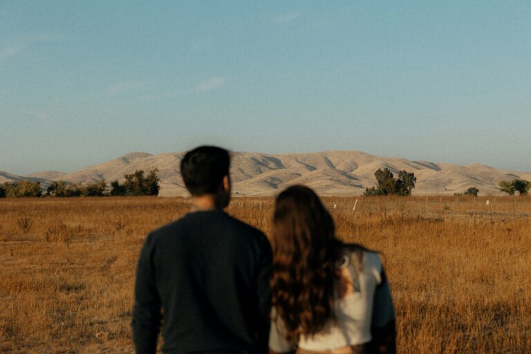 Kenapa Beberapa Orang Memiliki Karakter Pasangan yang Mirip Seperti Mantannya?