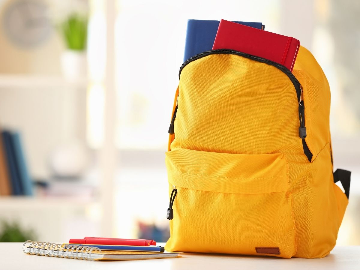 Buku 52M tidak makan tempat sehingga bisa belajar bahasa Inggris dimana saja tanpa khawatir memenuhi tas