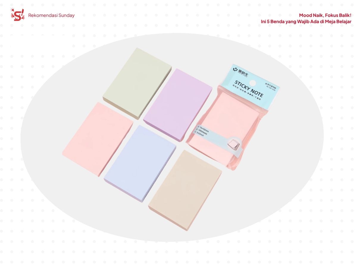 Enam Sticky Notes berwarna pastel sebagai perlengkapan wajib di meja belajar