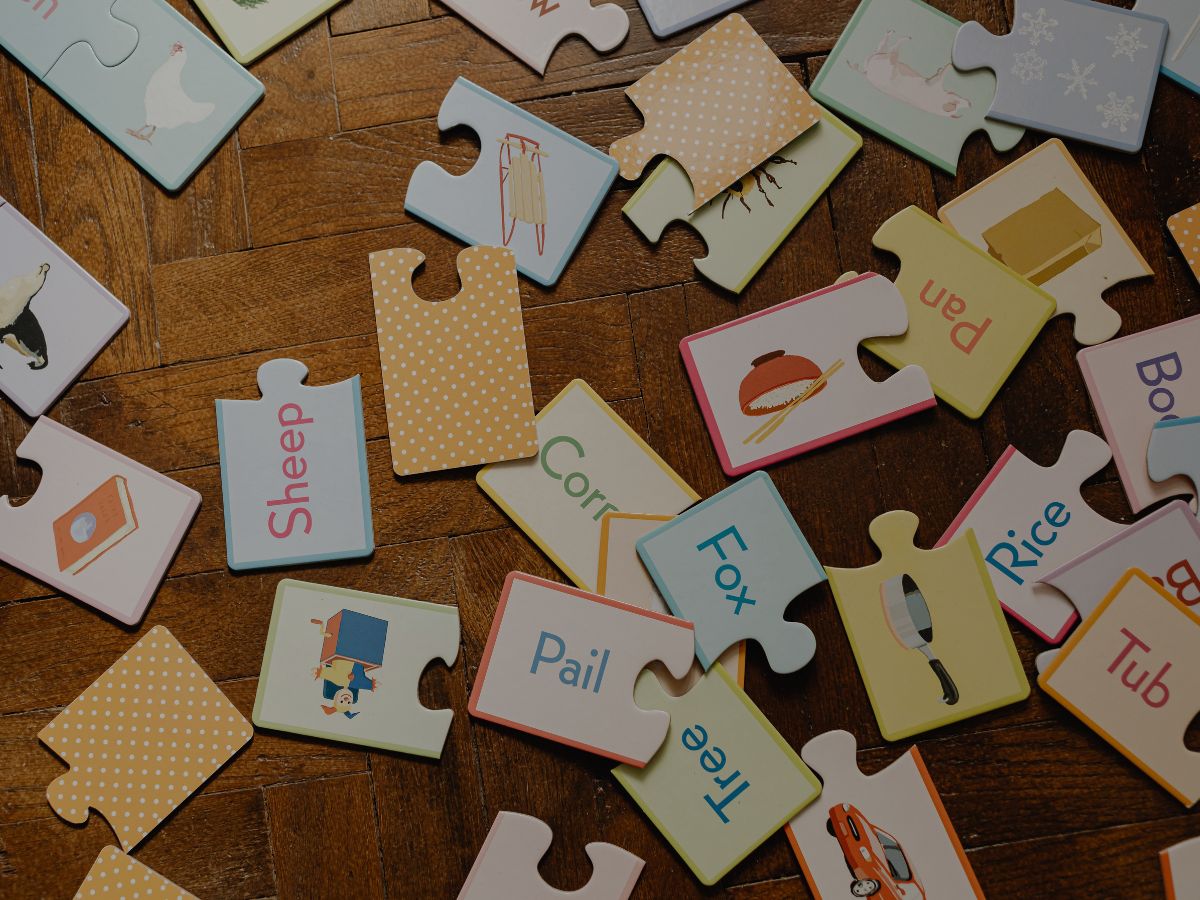 Which Is… Gak Masalah! Bedah Fenomena Mix Language Lewat Kacamata Linguistik