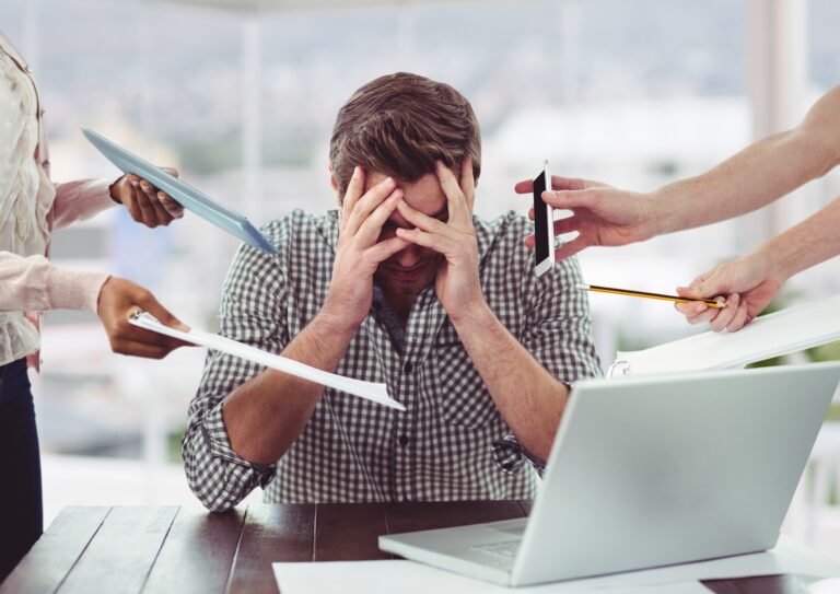 Terlalu banyak memikirkan sesuatu dapat menjadi pemicu analysis paralysis, atau ketidakmampuan menentukan pilihan.