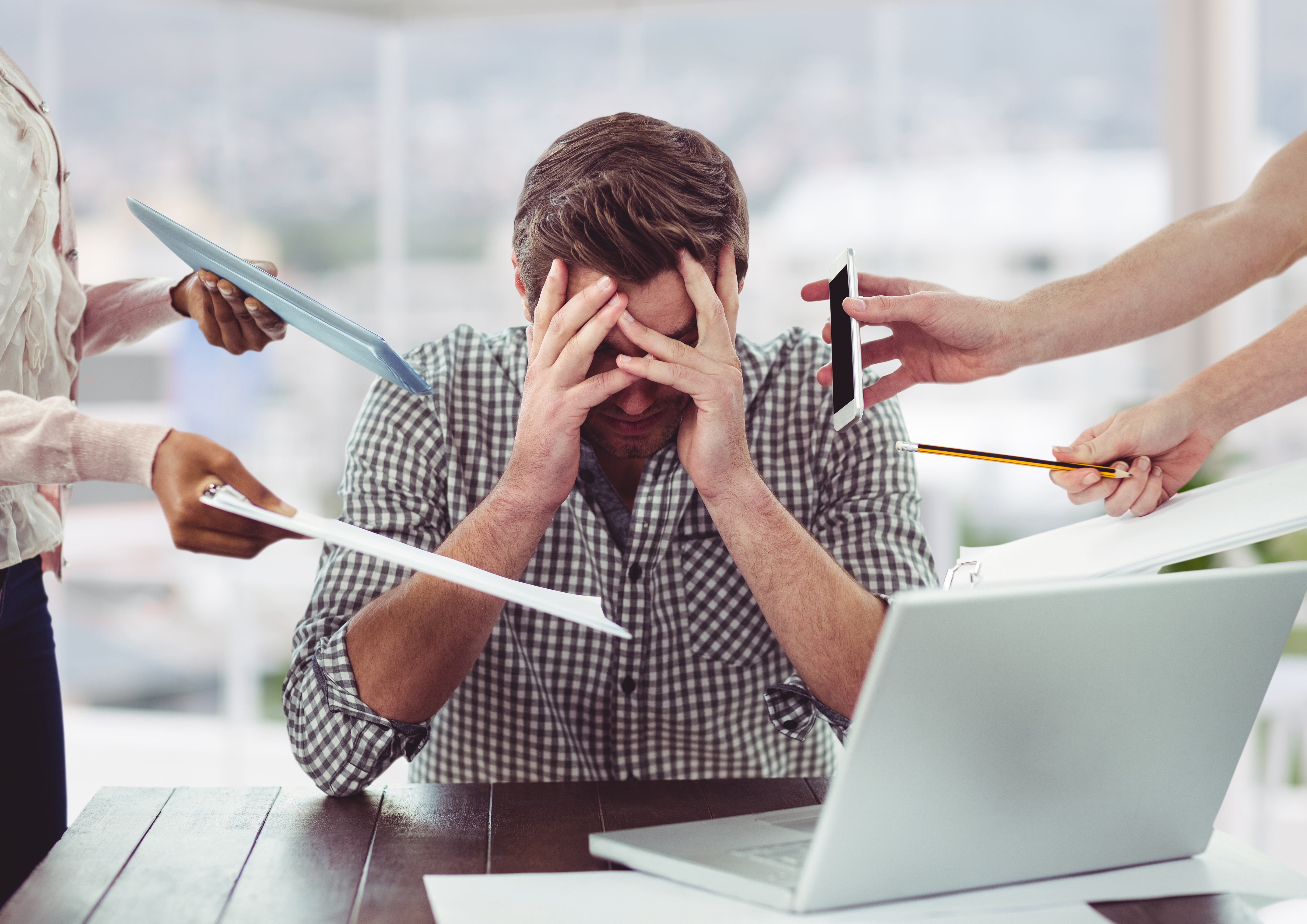 Terlalu banyak memikirkan sesuatu dapat menjadi pemicu analysis paralysis, atau ketidakmampuan menentukan pilihan.