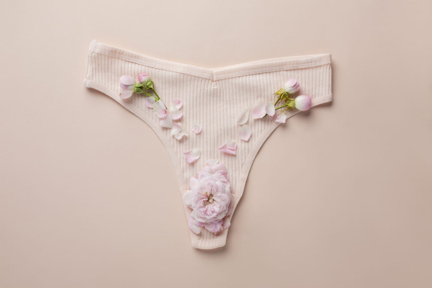 Douching atau membasuh vagina dengan sabun bisa berbahaya untuk kesehatan vagina.