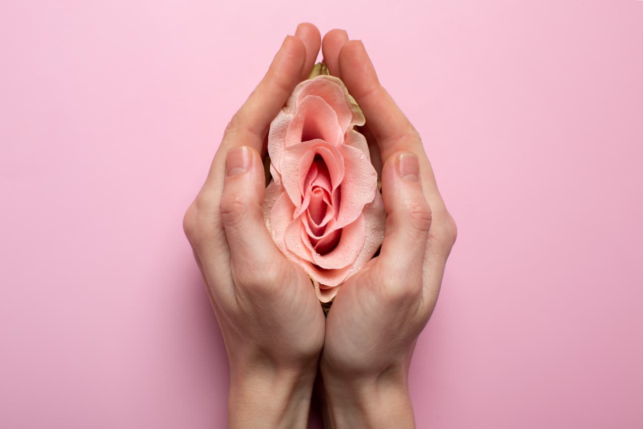 Douching atau membasuh vagina dengan sabun bisa berbahaya untuk kesehatan vagina.