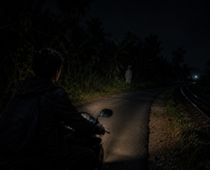 Teror Pocong atau Perampok Berbalut Kain Kafan