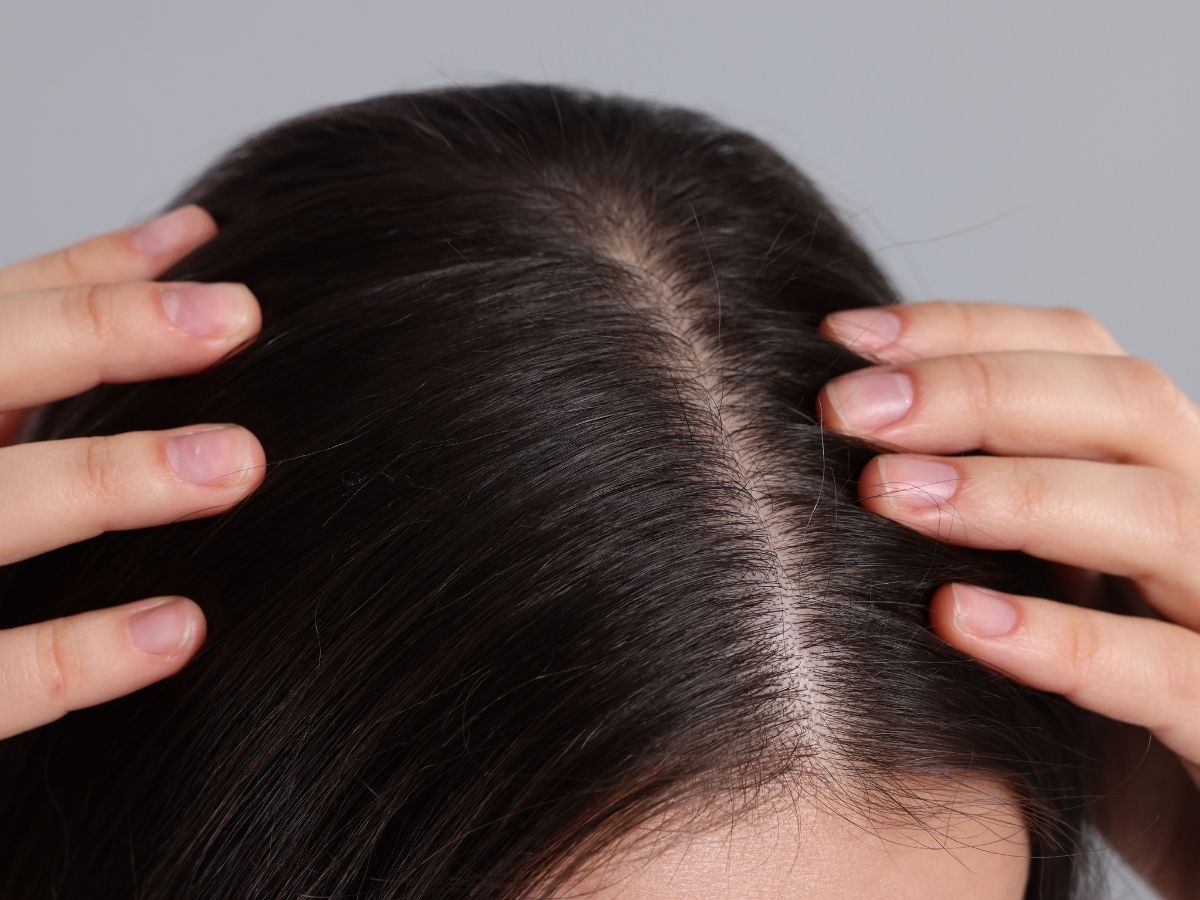 manfaat air kelapa untuk kesehatan rambut