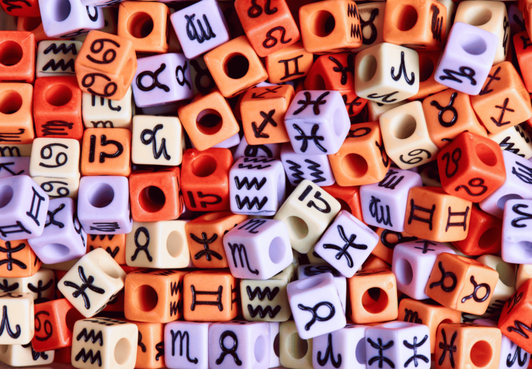 Risiko Terlalu Percaya Zodiak