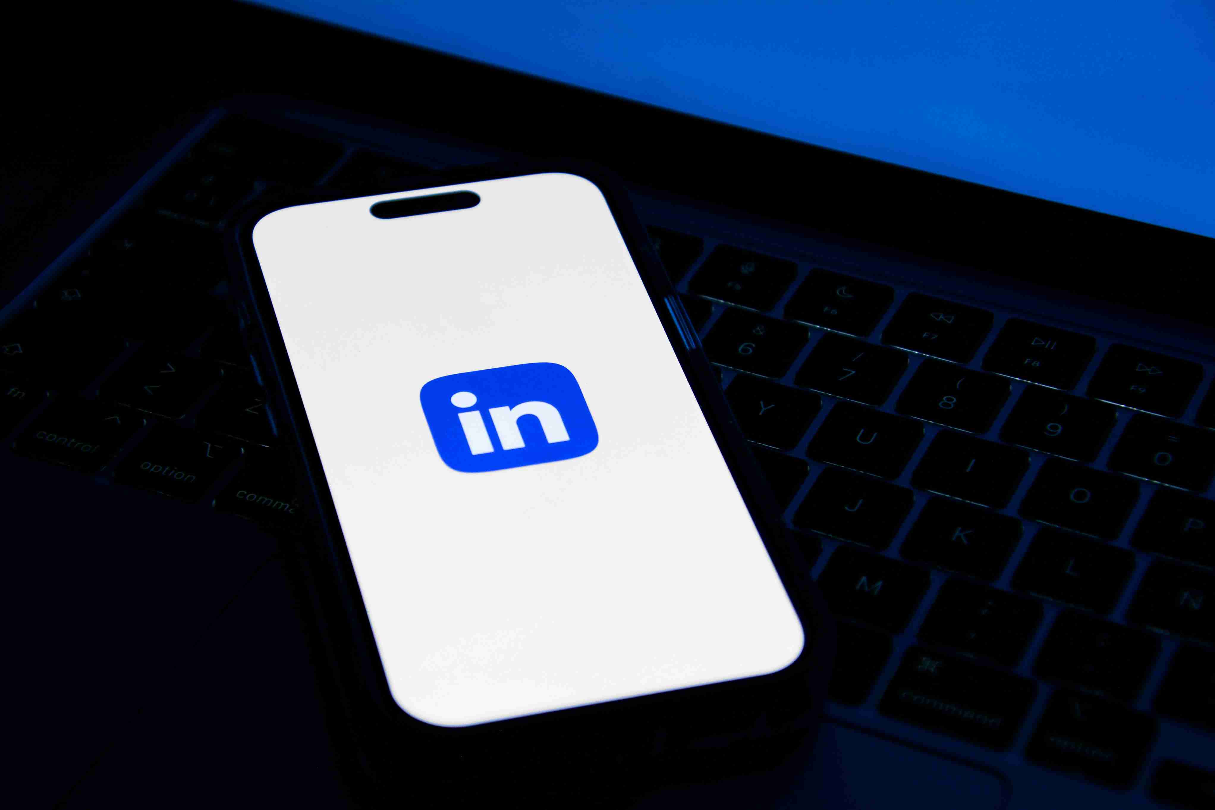 gambar aplikasi LinkedIn lewat gawai
