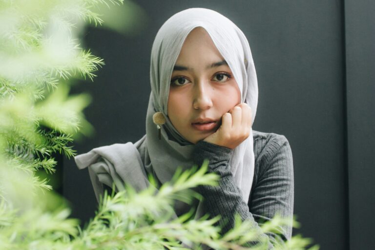 salah satu rekomendasi aksesoris kerudung, anting-anting jepit