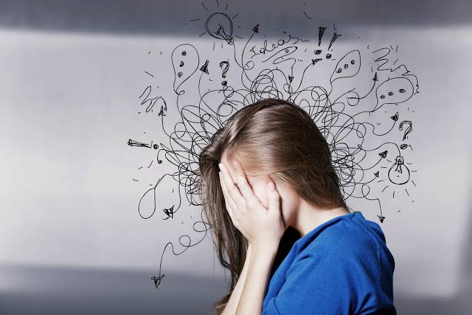 overthinking akan hubungan