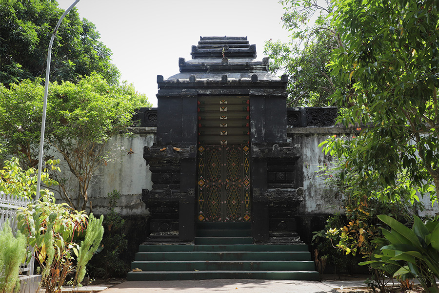 makam raja mataram