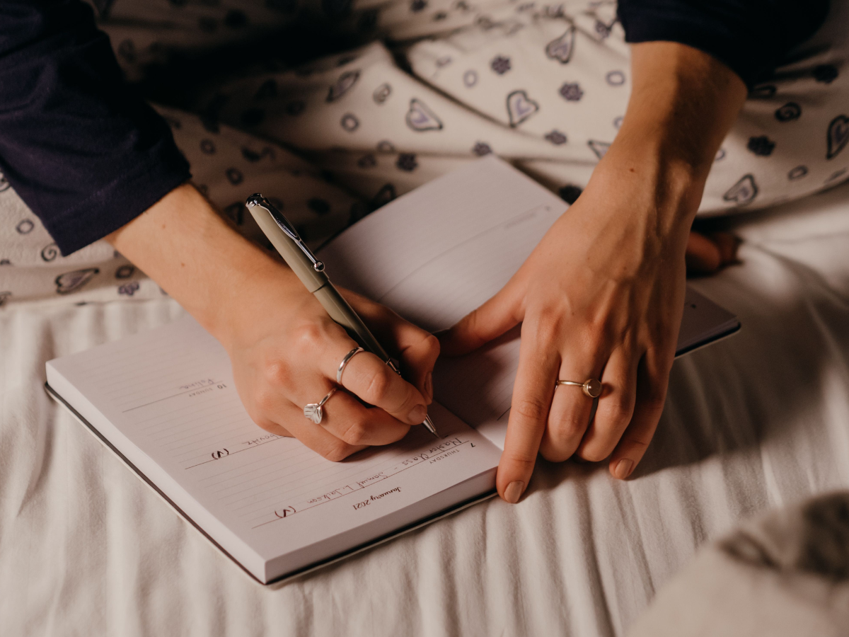 ilustrasi closure melalui expressive writing dan unsent letter