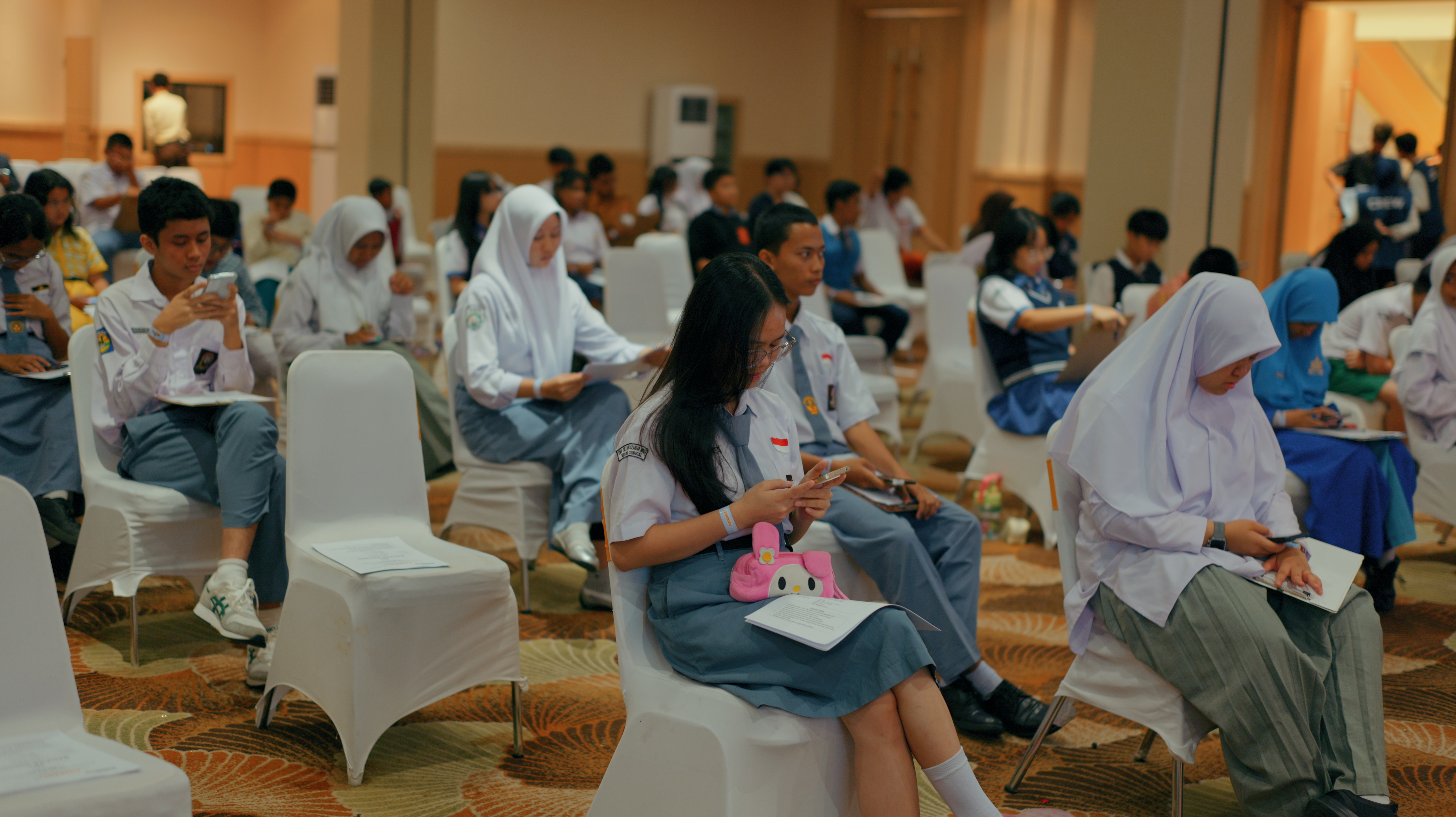Pelajar mengikuti Kompetisi Sains Nasional PUSKANAS (KSNP) 2026 di Focal Point Medan.