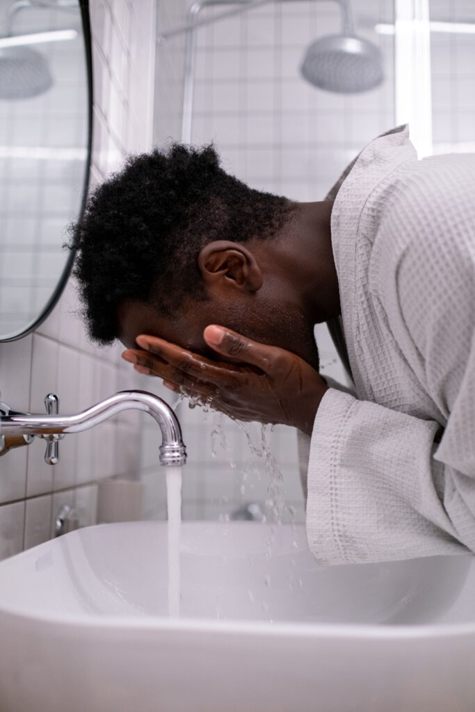 Efek Over-Washing Wajah Terhadap Minyak Alami Kulit